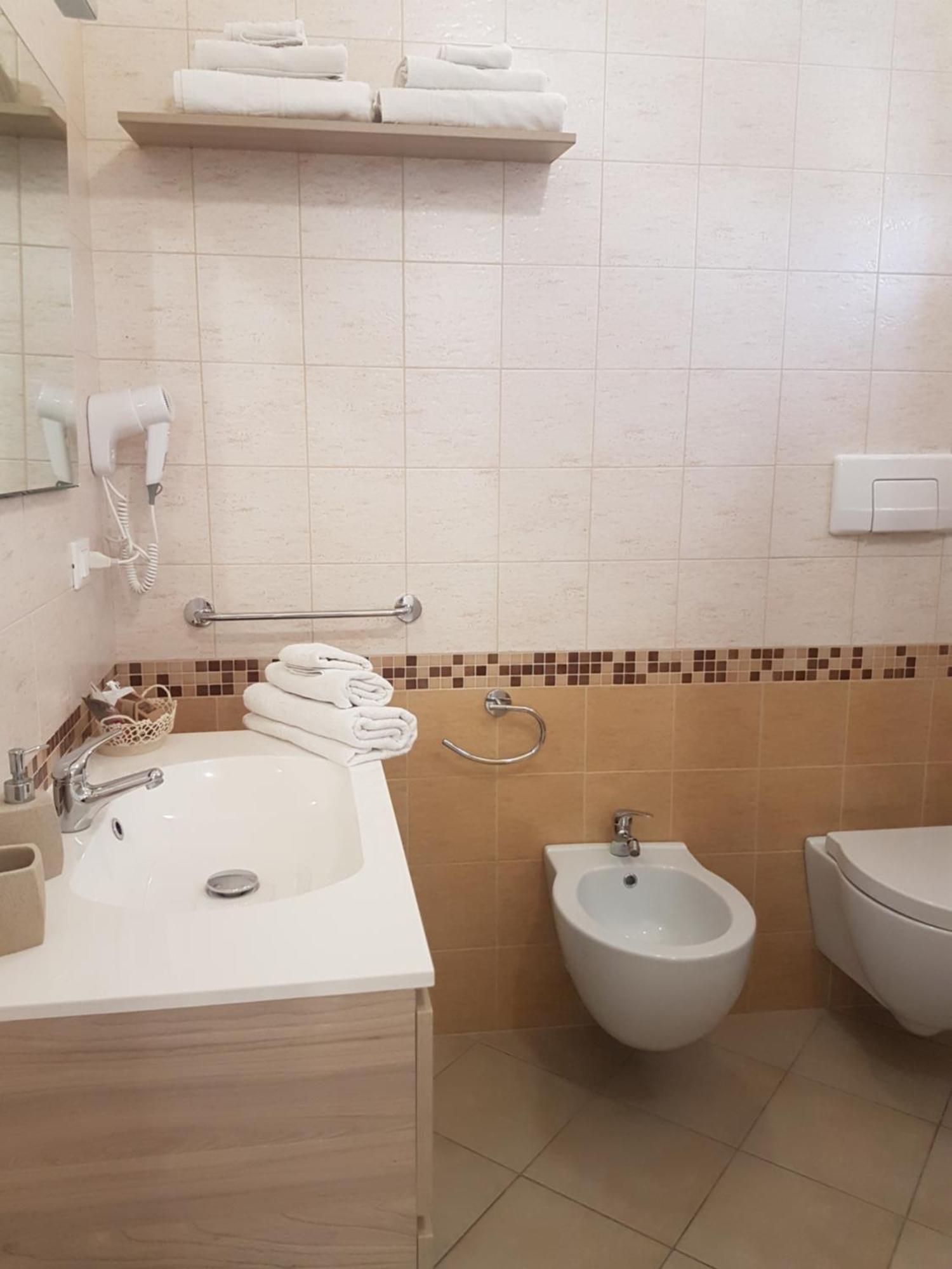 Alimar B&B Lizzano  Ruang foto